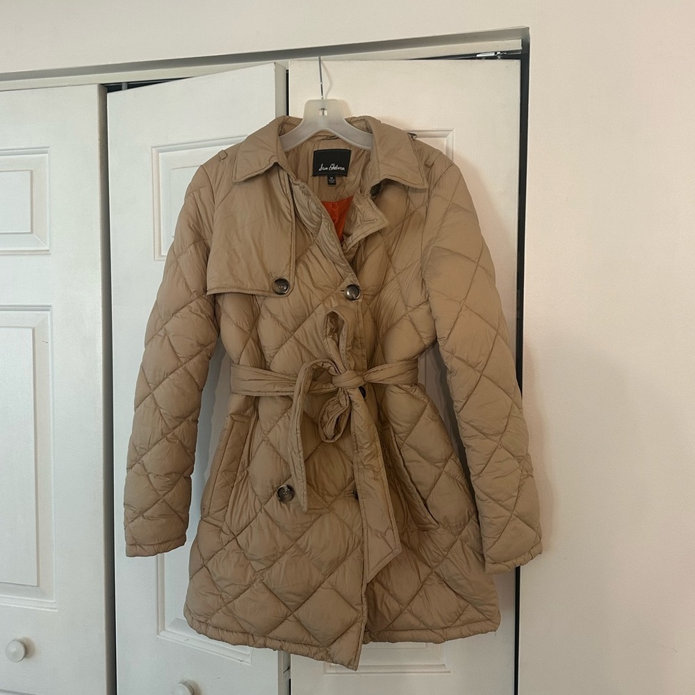 Lightweight puffy jacket